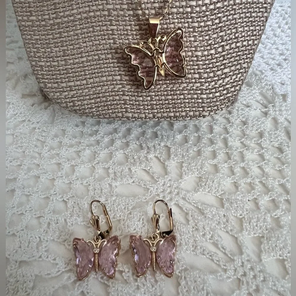 Gold Tone Pink Butterfly Jewelry Set Sparkling Crystal Wings Necklace Earrings